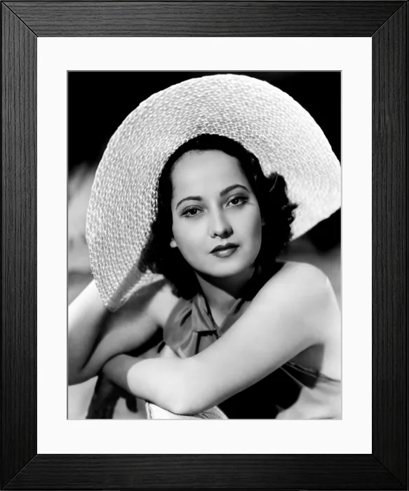 Framed Print : Merle Oberon, 1937 Framed Print : Merle Oberon, 1937