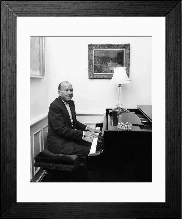 Framed Print : Noel Coward, ca. 1960s Framed Print : Noel Coward, ca. 1960s
