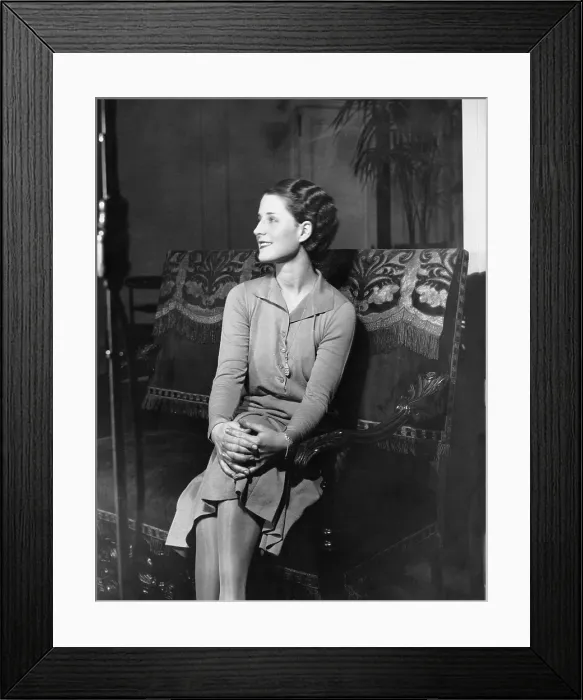 Framed Print : Norma Shearer, on a New York vacation, ca. 1929 Framed Print : Norma Shearer, on a New York vacation, ca. 1929