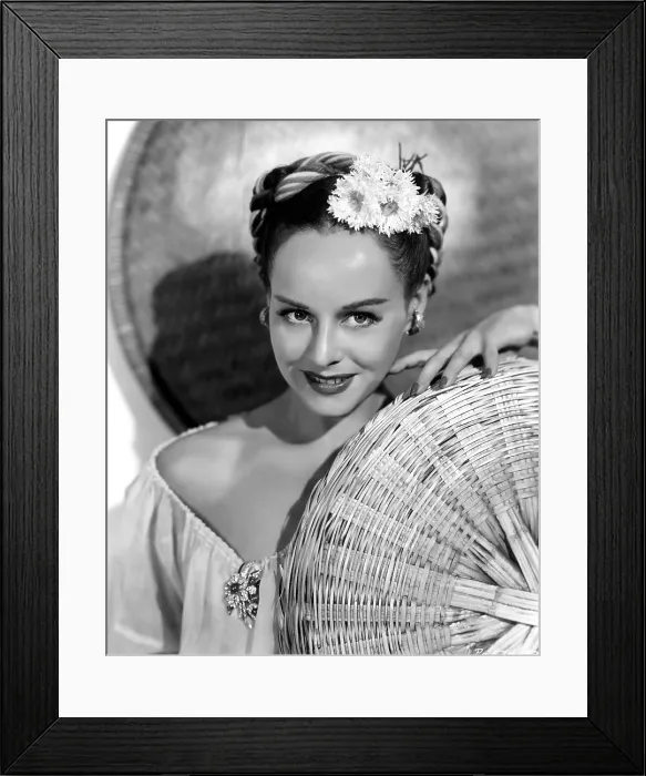 Framed Print : Paulette Goddard, Paramount Pictures, 1940 Framed Print : Paulette Goddard, Paramount Pictures, 1940