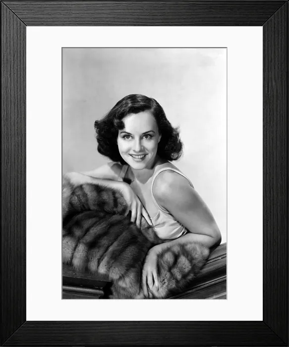 Framed Print : Paulette Goddard with fur coat Framed Print : Paulette Goddard with fur coat