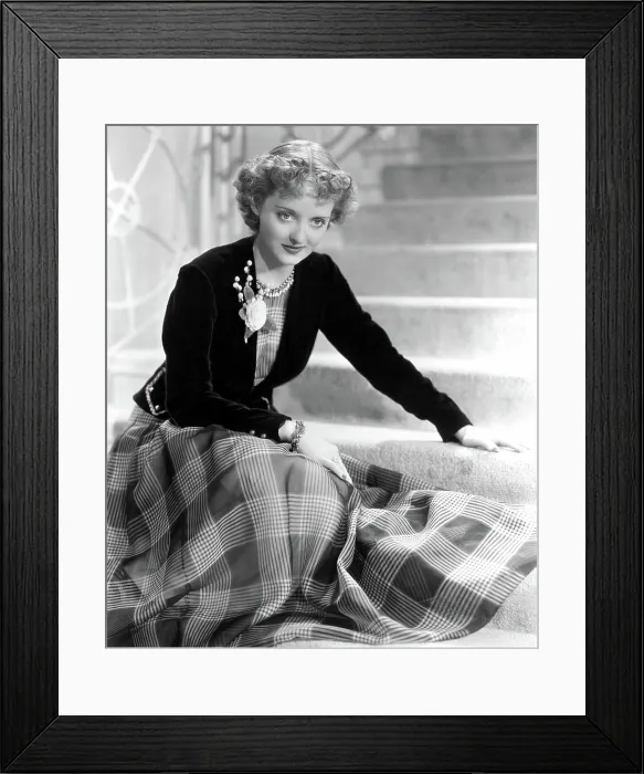 Framed Print : BETTE DAVIS Framed Print : BETTE DAVIS