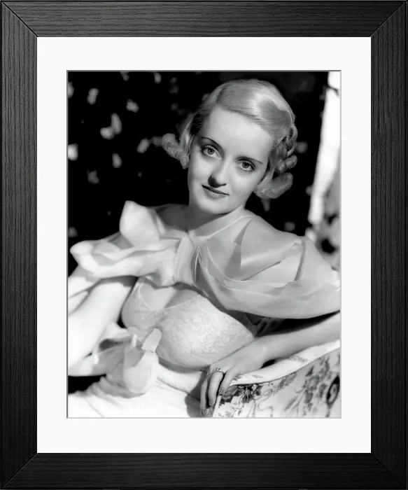 Framed Print : BETTE DAVIS, 3 / 22 / 35 Framed Print : BETTE DAVIS, 3 / 22 / 35
