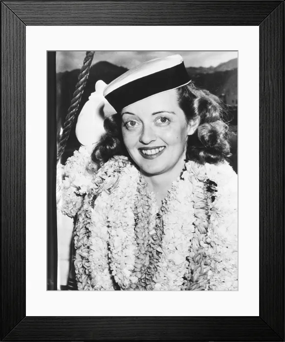 Framed Print : Bette Davis, vacationing in Hawaii after filming THE LETTER, December 1940
