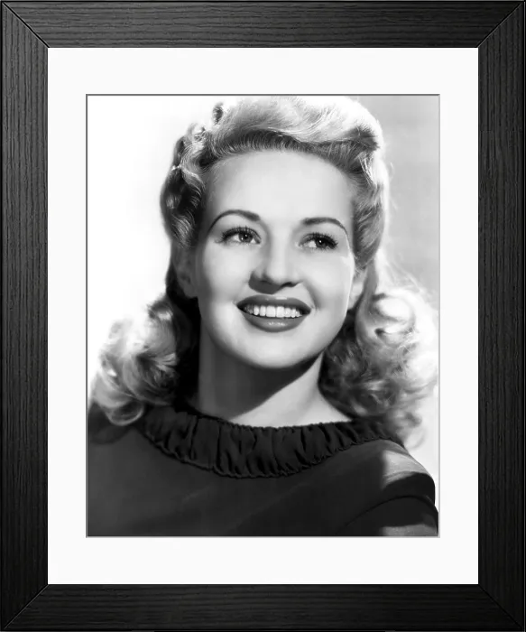 Framed Print : Betty Grable, 20th Century-Fox, 1943 Framed Print : Betty Grable, 20th Century-Fox, 1943