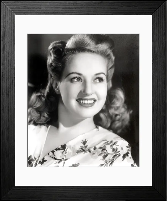 Framed Print : Betty Grable, circa 1940s Framed Print : Betty Grable, circa 1940s