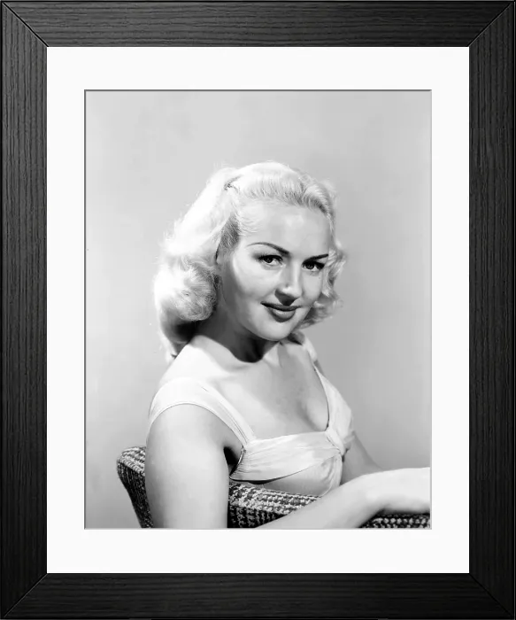 Framed Print : Betty Grable, ca. late 1940s Framed Print : Betty Grable, ca. late 1940s