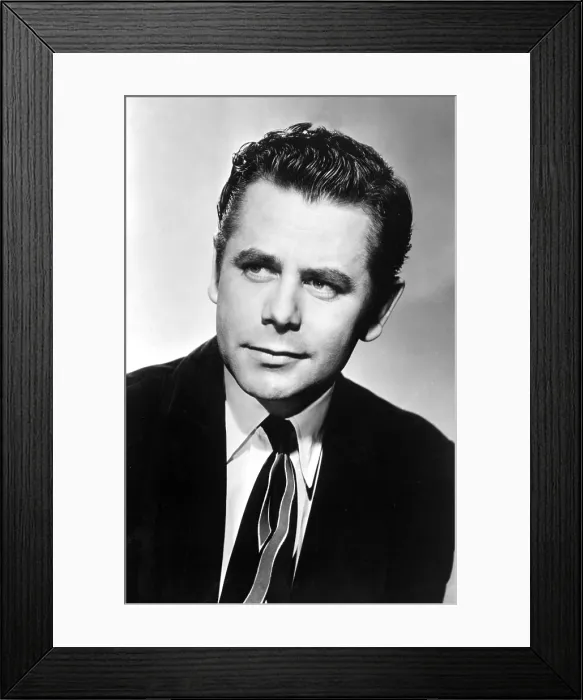 Framed Print : Glenn Ford, portrait ca. 1949 Framed Print : Glenn Ford, portrait ca. 1949
