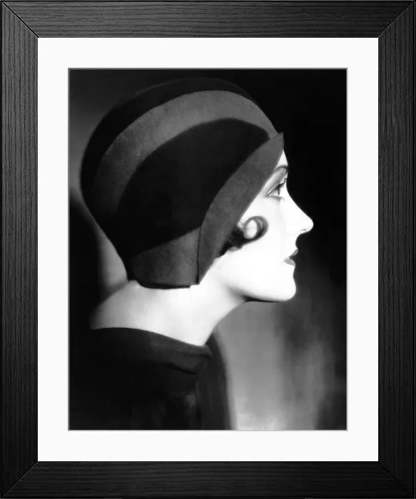 Framed Print : Gloria Swanson, 1930 Framed Print : Gloria Swanson, 1930