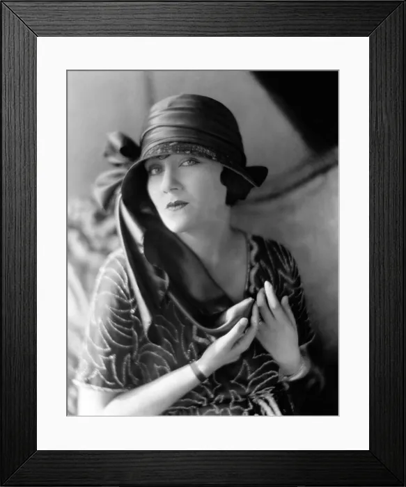 Framed Print : Gloria Swanson, 1921