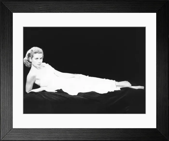 Framed Print : Grace Kelly, Paramount portrait, circa 1954 Framed Print : Grace Kelly, Paramount portrait, circa 1954