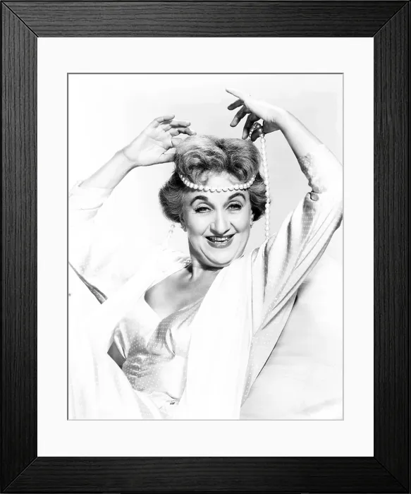 Framed Print : Hermione Gingold, 1958 Framed Print : Hermione Gingold, 1958