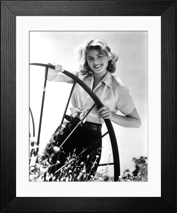 Framed Print : INGRID BERGMAN, c. 1939 Framed Print : INGRID BERGMAN, c. 1939