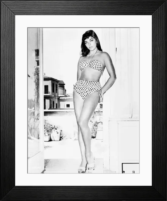 Framed Print : Joan Collins, 1954 Framed Print : Joan Collins, 1954