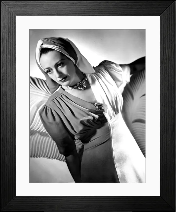 Framed Print : Joan Crawford, portrait ca. 1940 Framed Print : Joan Crawford, portrait ca. 1940