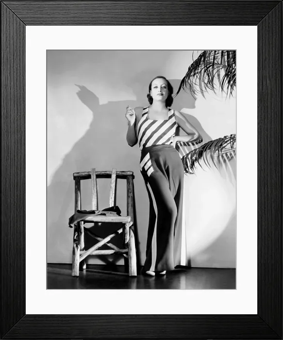 Framed Print : Joan Crawford, ca. 1933 Framed Print : Joan Crawford, ca. 1933