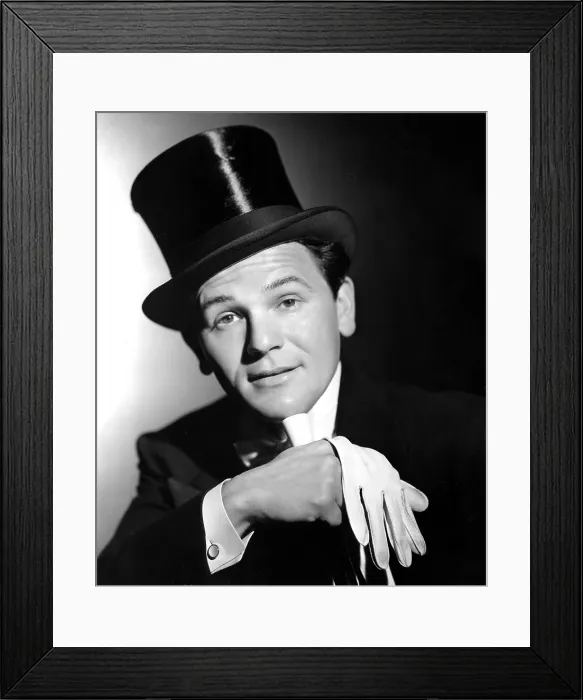 Framed Print : John Garfield in the early 1940s Framed Print : John Garfield in the early 1940s