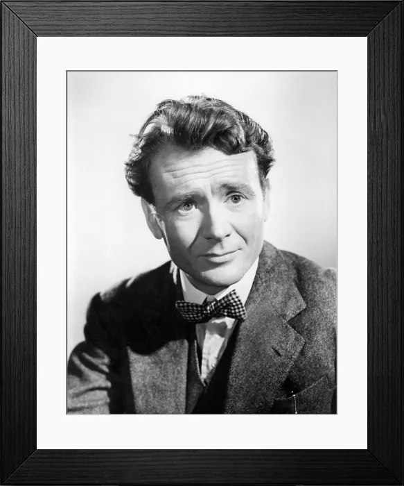 Framed Print : JOHN MILLS, portrait