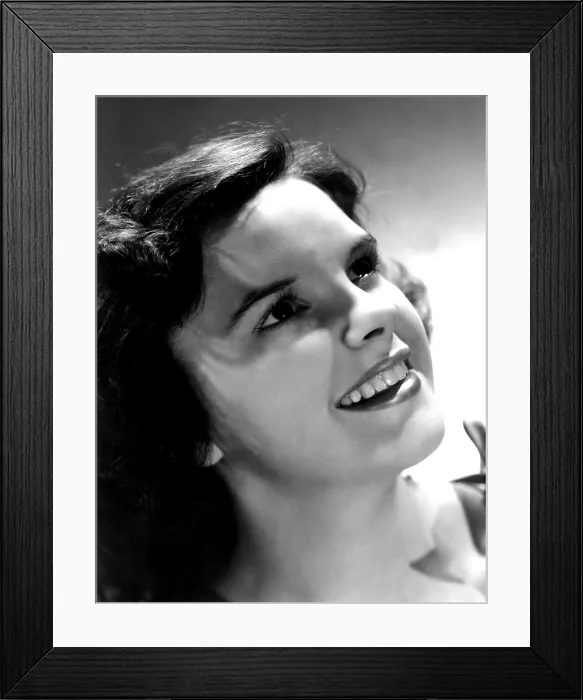 Framed Print : JUDY GARLAND, portrait Framed Print : JUDY GARLAND, portrait