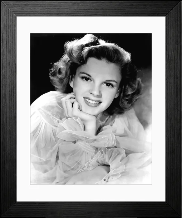 Framed Print : JUDY GARLAND, 1943 portrait