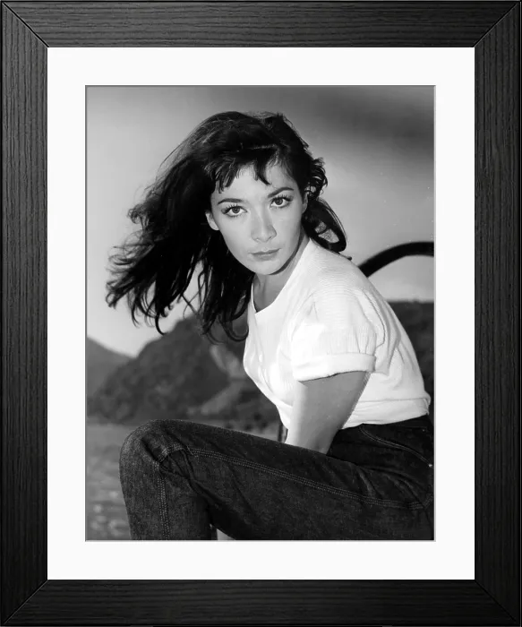 Framed Print : Juliette Greco, 1950s Framed Print : Juliette Greco, 1950s