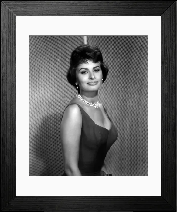 Framed Print : SOPHIA LOREN Framed Print : SOPHIA LOREN