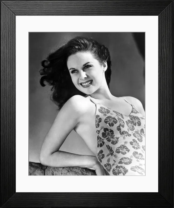 Framed Print : SUSAN HAYWARD, portrait, circa 1940 Framed Print : SUSAN HAYWARD, portrait, circa 1940