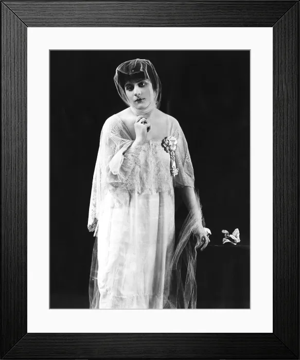 Framed Print : Theda Bara, 1916 Framed Print : Theda Bara, 1916