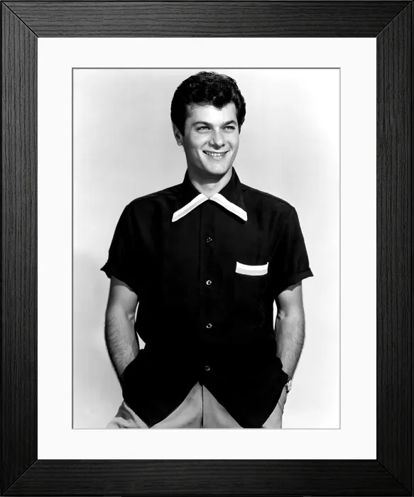 Framed Print : TONY CURTIS, portrait circa 1951 Framed Print : TONY CURTIS, portrait circa 1951