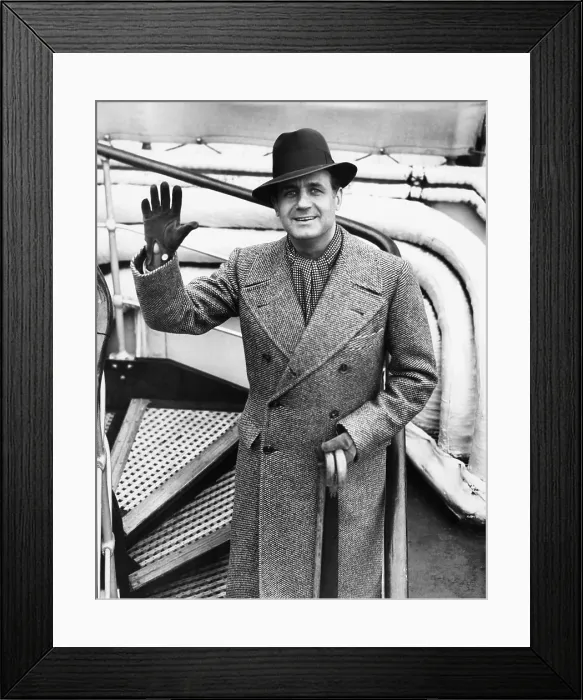 Framed Print : Tullio Carminati, arriving in New York on the liner Rex, November 1934