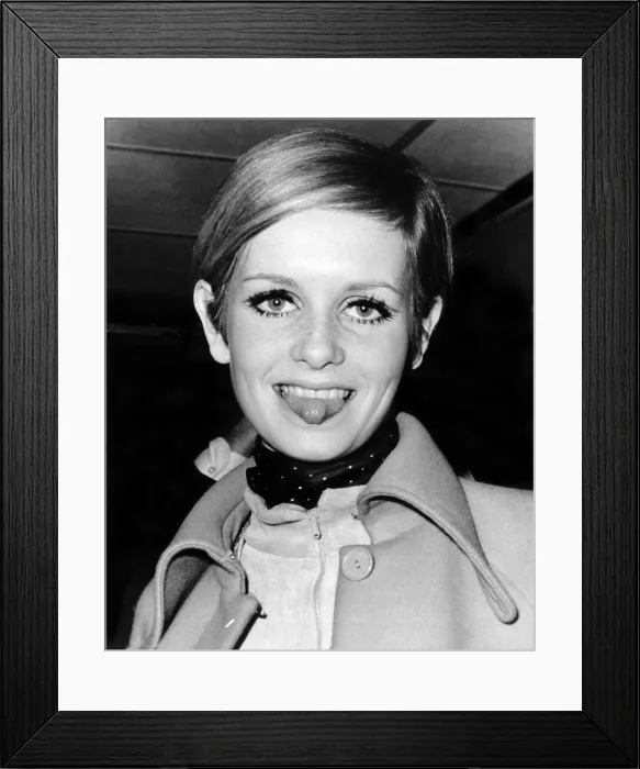 Framed Print : Twiggy at Kennedy airport, March 20, 1967