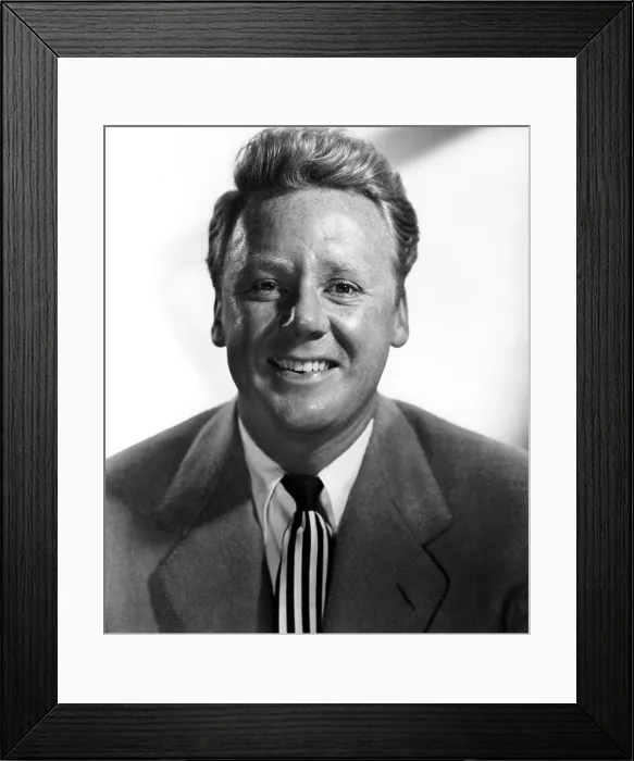 Framed Print : VAN JOHNSON. 1952 portrait Framed Print : VAN JOHNSON. 1952 portrait