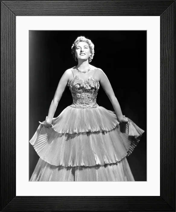 Framed Print : Vera Lynn, ca. early 1940s Framed Print : Vera Lynn, ca. early 1940s