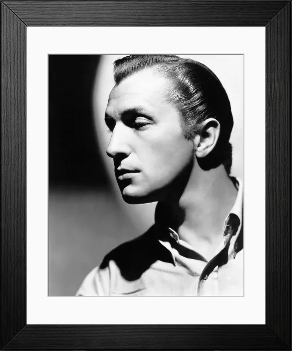 Framed Print : Vincent Price, ca. 1940 Framed Print : Vincent Price, ca. 1940
