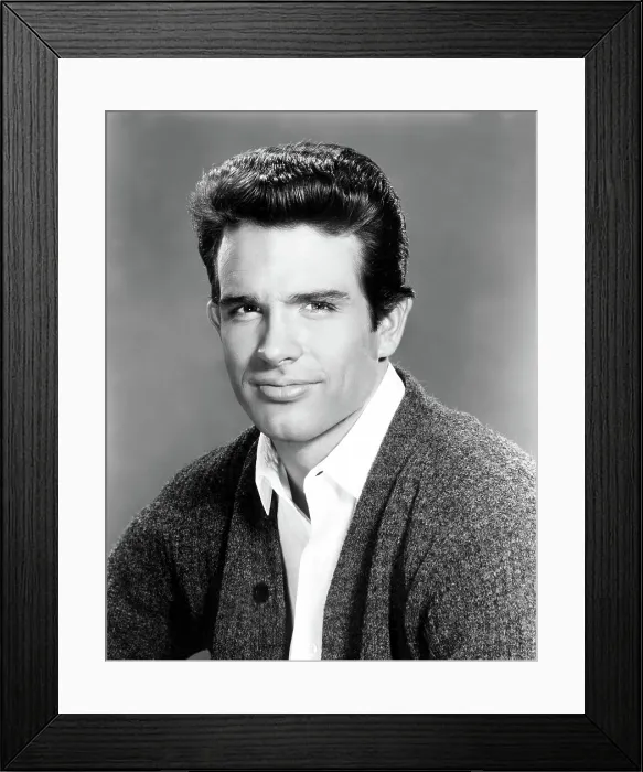 Framed Print : WARREN BEATTY, 1960's Framed Print : WARREN BEATTY, 1960's
