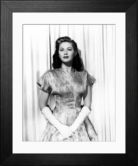 Framed Print : Yvonne De Carlo, ca. mid-1940s