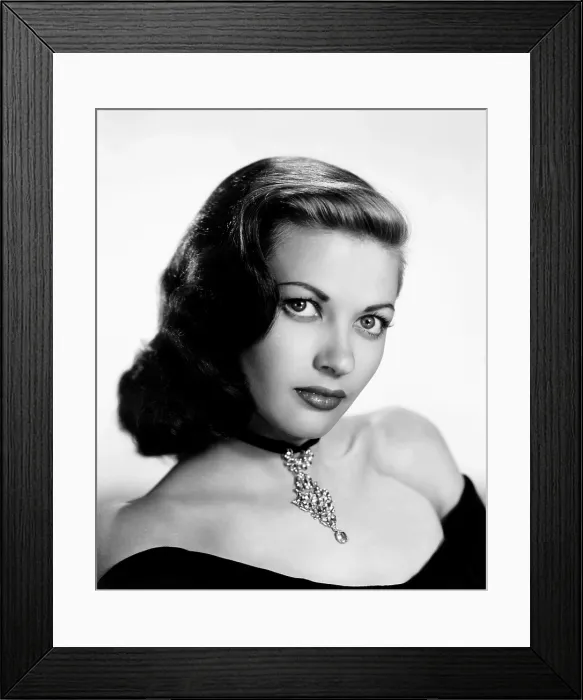 Framed Print : Yvonne De Carlo, ca. mid-1940s