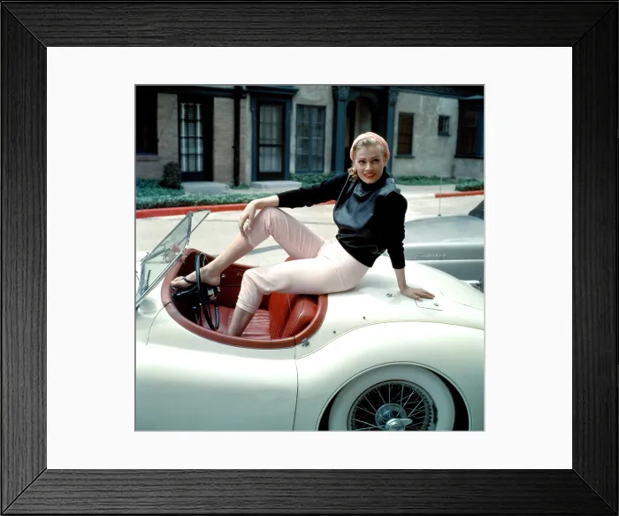Framed Print : Anita Ekberg, on her Jaguar, late 1950s Framed Print : Anita Ekberg, on her Jaguar, late 1950s