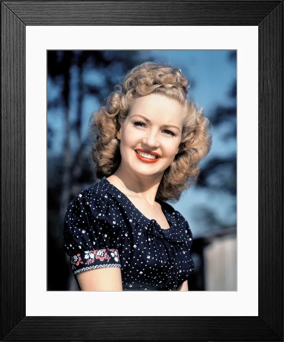 Framed Print : Betty Grable, c. 1940s Framed Print : Betty Grable, c. 1940s