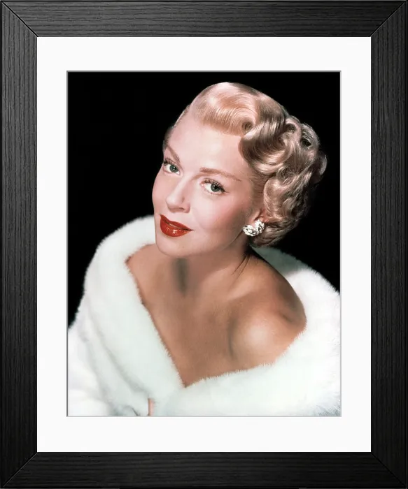Framed Print : LANA TURNER Framed Print : LANA TURNER