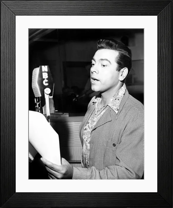 Framed Print : MARIO LANZA on his radio show The Mario Lanza Show, 3-21-52 Framed Print : MARIO LANZA on his radio show The Mario Lanza Show, 3-21-52