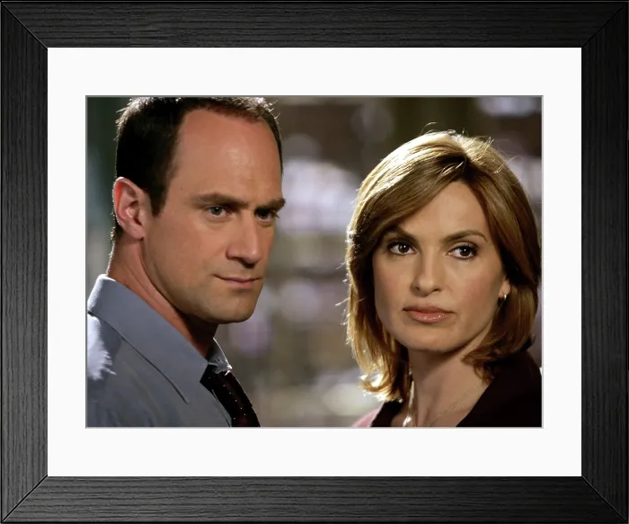 Framed Print : LAW AND ORDER: SPECIAL VICTIMS UNIT, Christopher Meloni, Mariska Hargitay, Raw, (Season 7, ep. 706, aired November 1, 2005), 1999