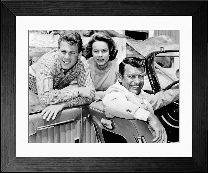 Framed Print : EMPIRE, Ryan O'Neal, Terry Moore, Richard Egan, 1962-64 Framed Print : EMPIRE, Ryan O'Neal, Terry Moore, Richard Egan, 1962-64