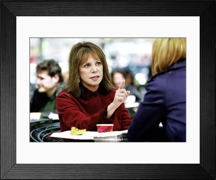 Framed Print : LAW AND ORDER: SPECIAL VICTIMS UNIT, Marlo Thomas, Poison, (Season 5), 1999
