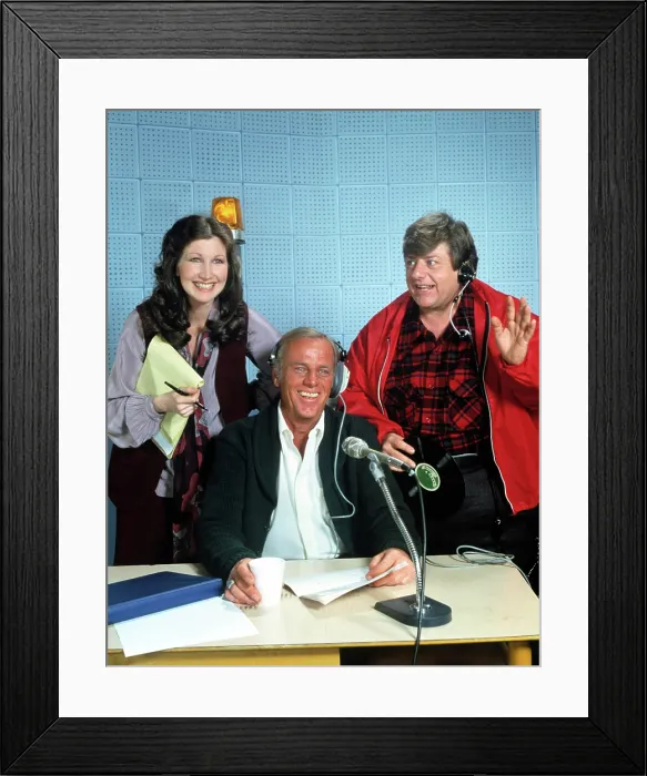 Framed Print : HELLO LARRY, Joanna Gleason, McLean Stevenson, George Memmoli, 1979-80