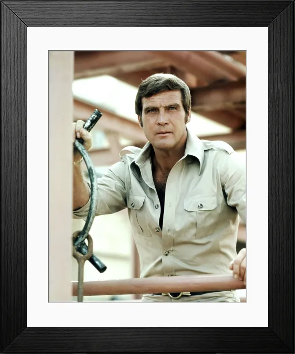 Framed Print : THE SIX MILLION DOLLAR MAN, Lee Majors, 1974-78