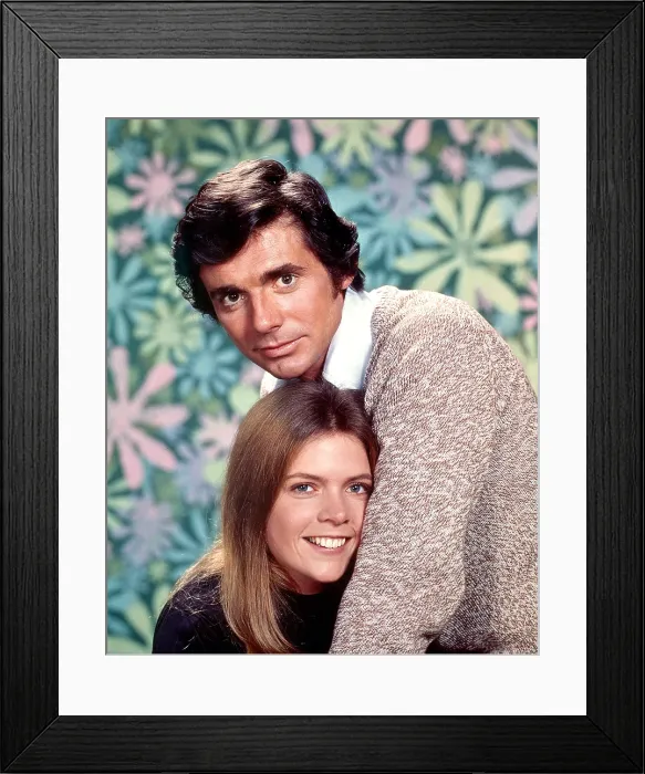 Framed Print : BRIDGET LOVES BERNIE, Meredith Baxter, David Birney, 1972-1973