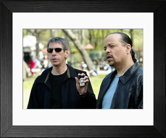 Framed Print : LAW AND ORDER: SPECIAL VICTIM'S UNIT, Richard Belzer, Ice-T, (Season 5), 1999