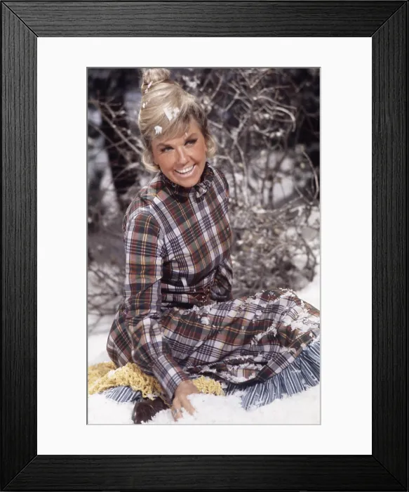 Framed Print : THE DORIS DAY SHOW, Doris Day, 1968-73 (photo by Robert Latter)