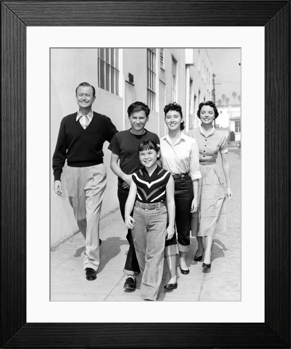 Framed Print : FATHER KNOWS BEST, from left, Robert Young, Billy Gray, Lauren Chapin, Elinor Donahue, Jane Wyatt, 1954-60 (photo ca. late 1950s) Framed Print : FATHER KNOWS BEST, from left, Robert Young, Billy Gray, Lauren Chapin, Elinor Donahue, Jane Wyatt, 1954-60 (photo ca. late 1950s)